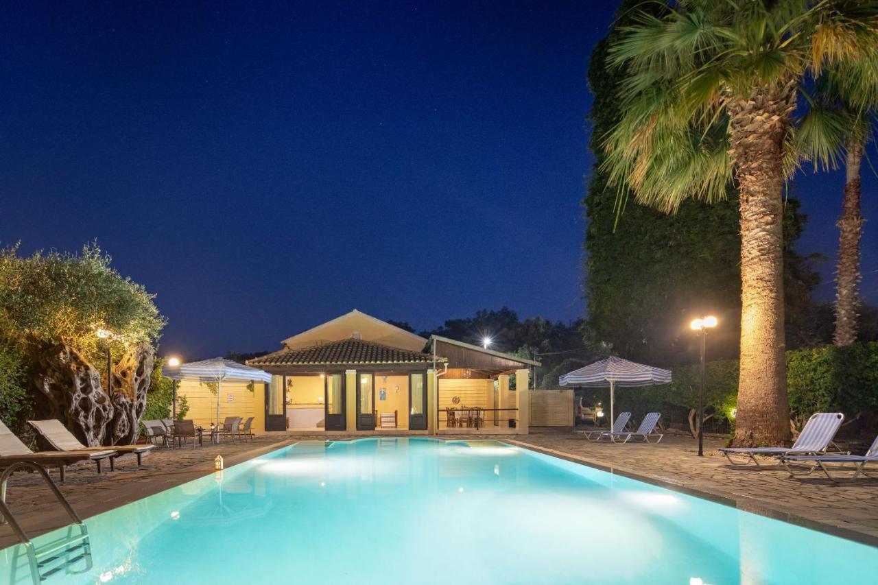 Villa Lianolia Peritheia 外观 照片