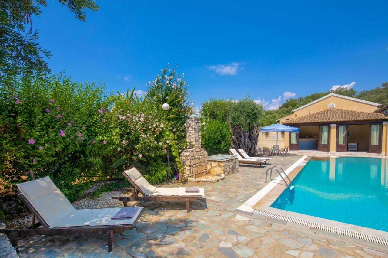 Villa Lianolia Peritheia 外观 照片