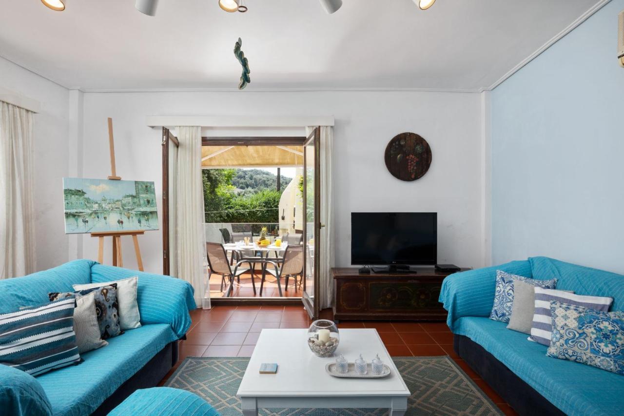 Villa Lianolia Peritheia 外观 照片