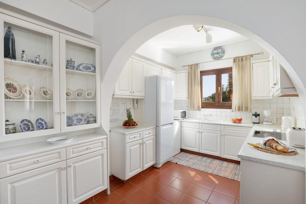 Villa Lianolia Peritheia 外观 照片