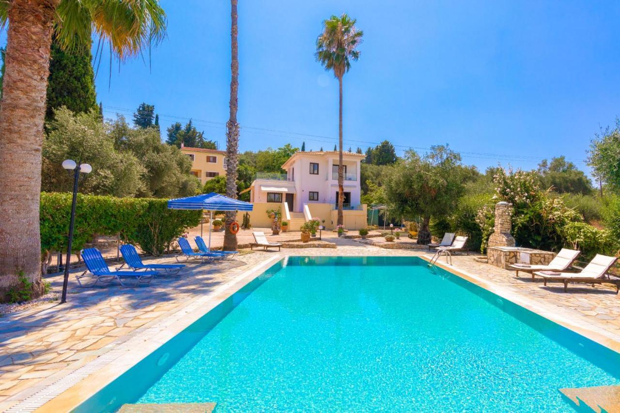 Villa Lianolia Peritheia 外观 照片