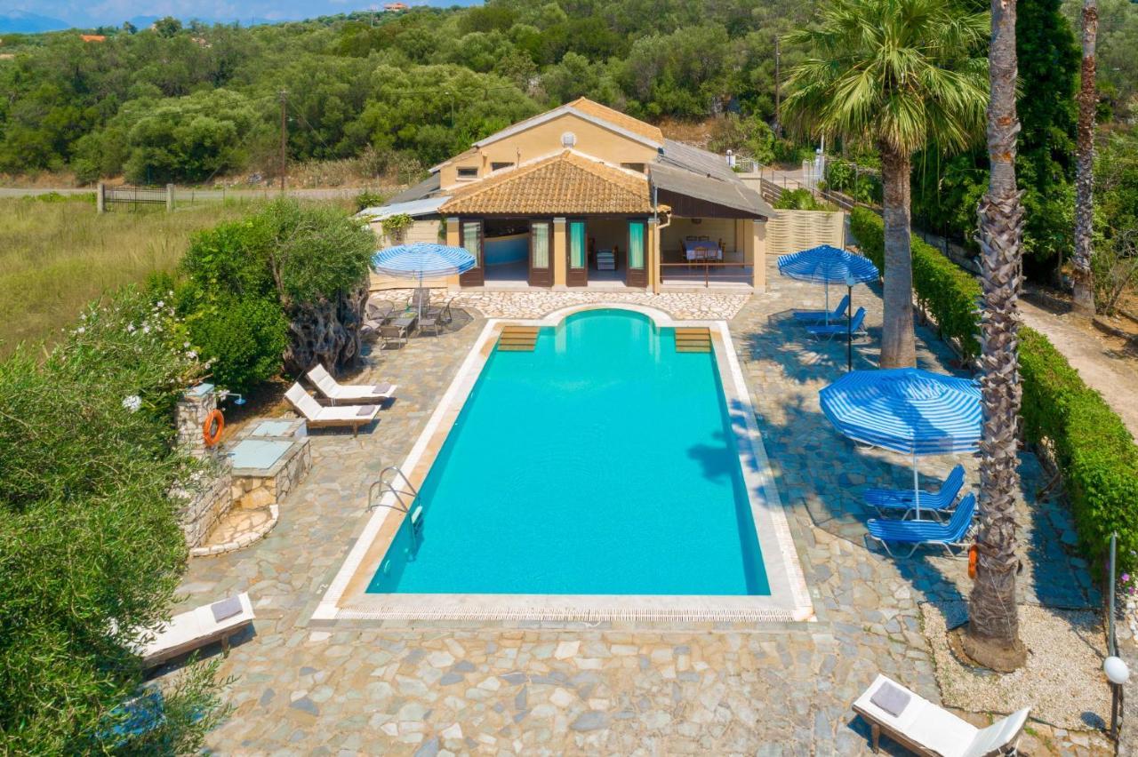 Villa Lianolia Peritheia 外观 照片