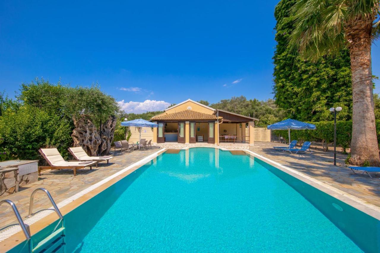 Villa Lianolia Peritheia 外观 照片