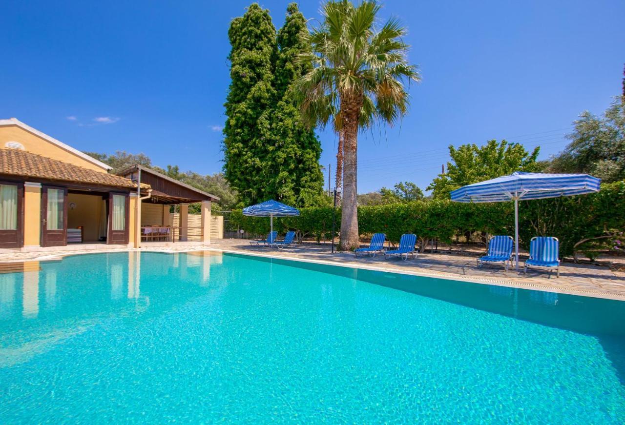 Villa Lianolia Peritheia 外观 照片
